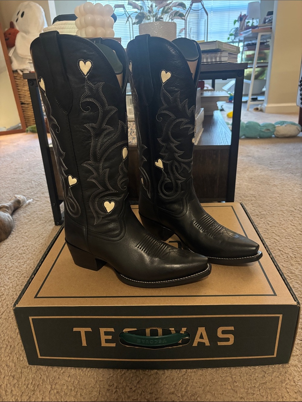 Tecovas The Annie Hearts in Midnight Cowhide